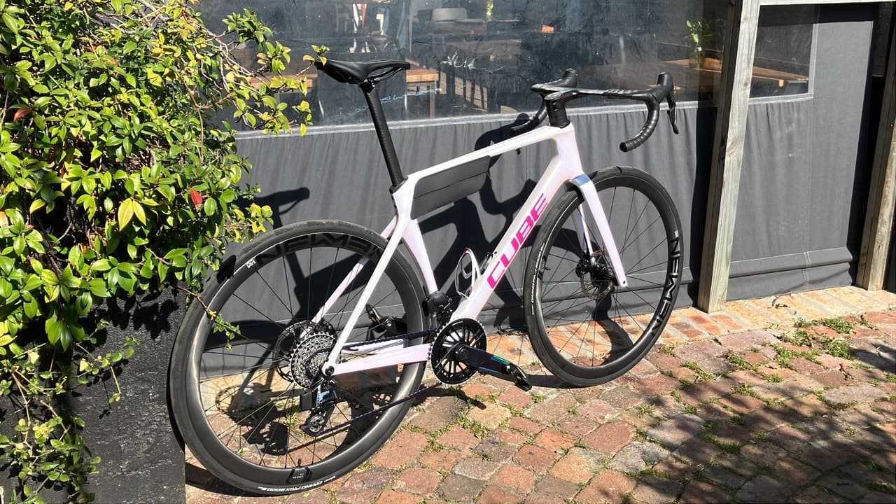 CUBE bikes at a peninsula cafe